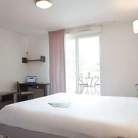 Zenitude - Six Fours Les Plages Hotel *